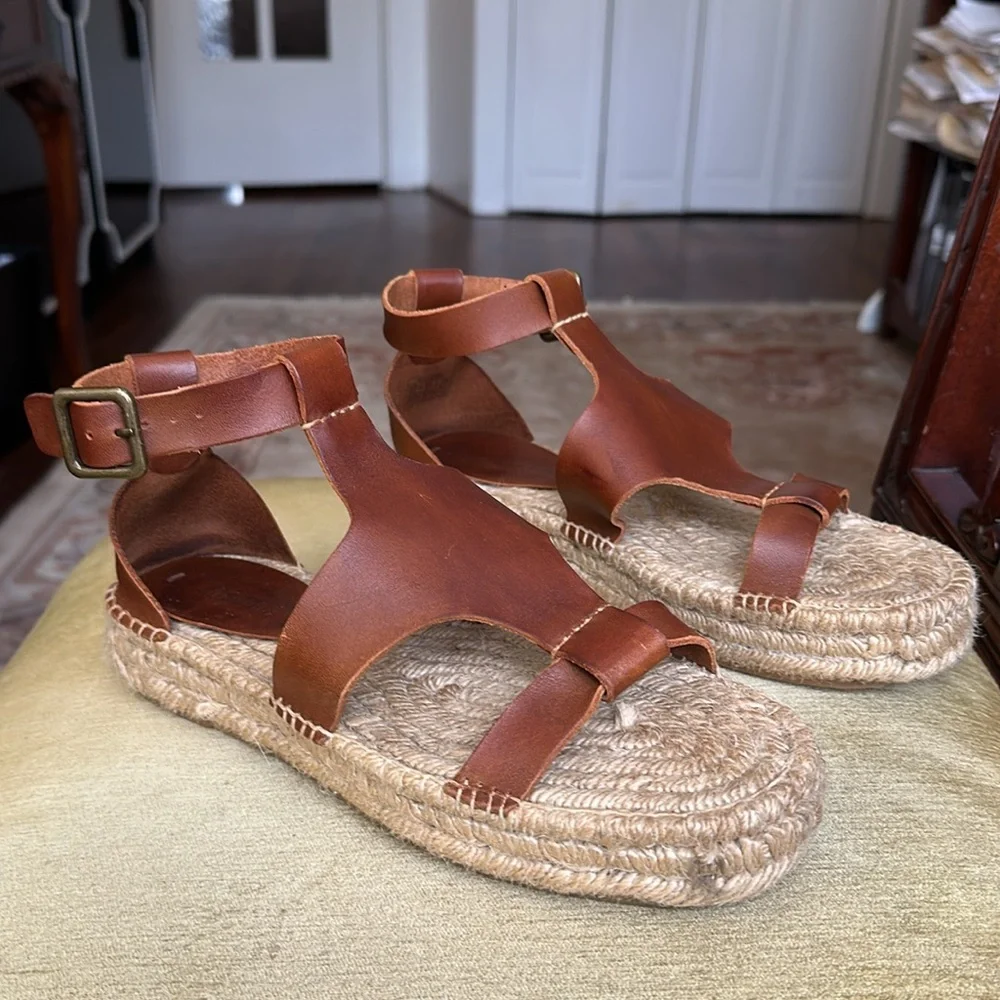 Soludos step out